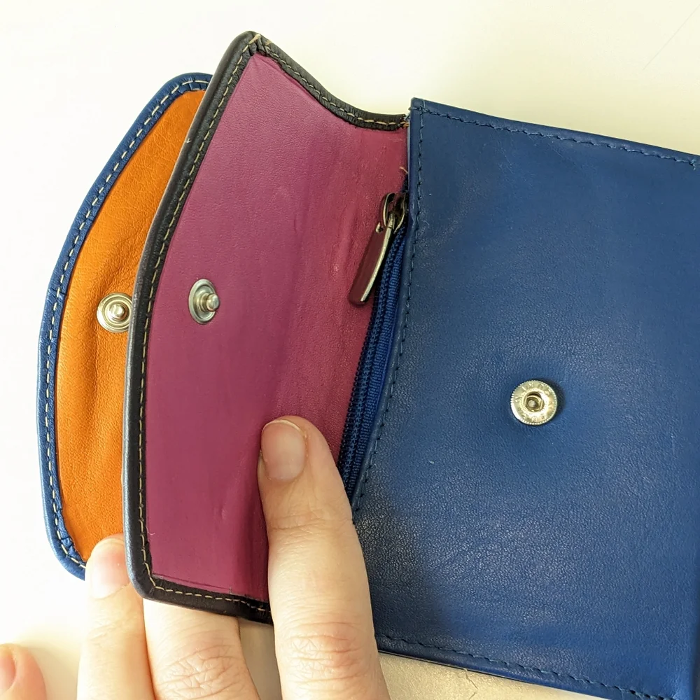 Multicolor Leather Card Holder Wallet - Blue Exterior
